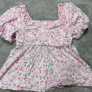 Crown & Ivy floral top